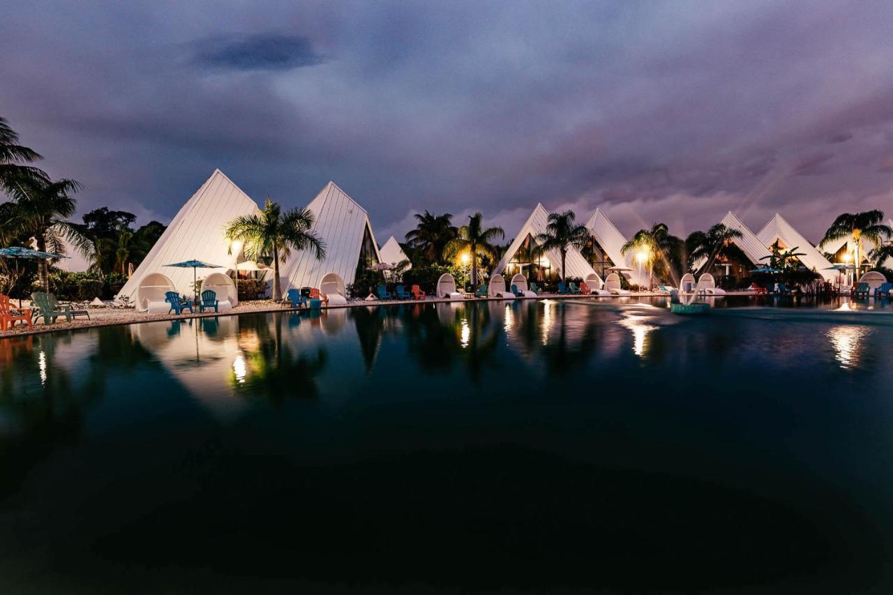 Pyramids In Florida Estero Exterior foto